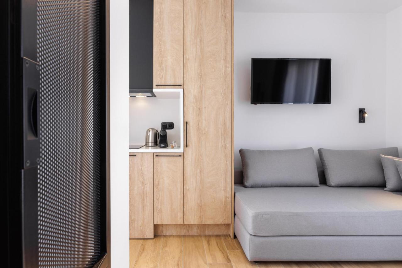 Kentro Luxury Suites Hanioti Bagian luar foto