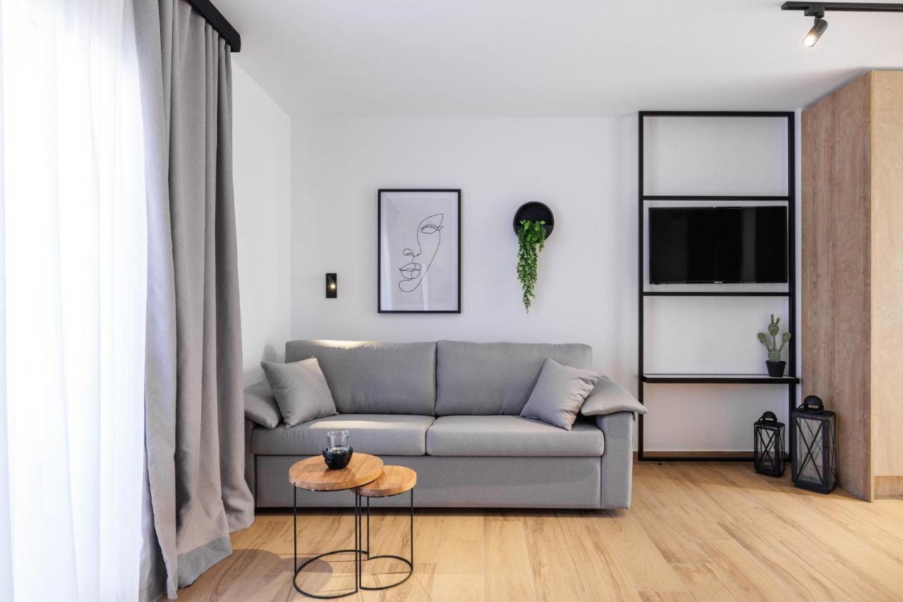 Kentro Luxury Suites Hanioti Bagian luar foto